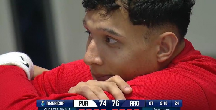 开云入口-阿尔瓦拉多背部重摔伤退 剧痛难忍掩面落泪😭 担架护送离场