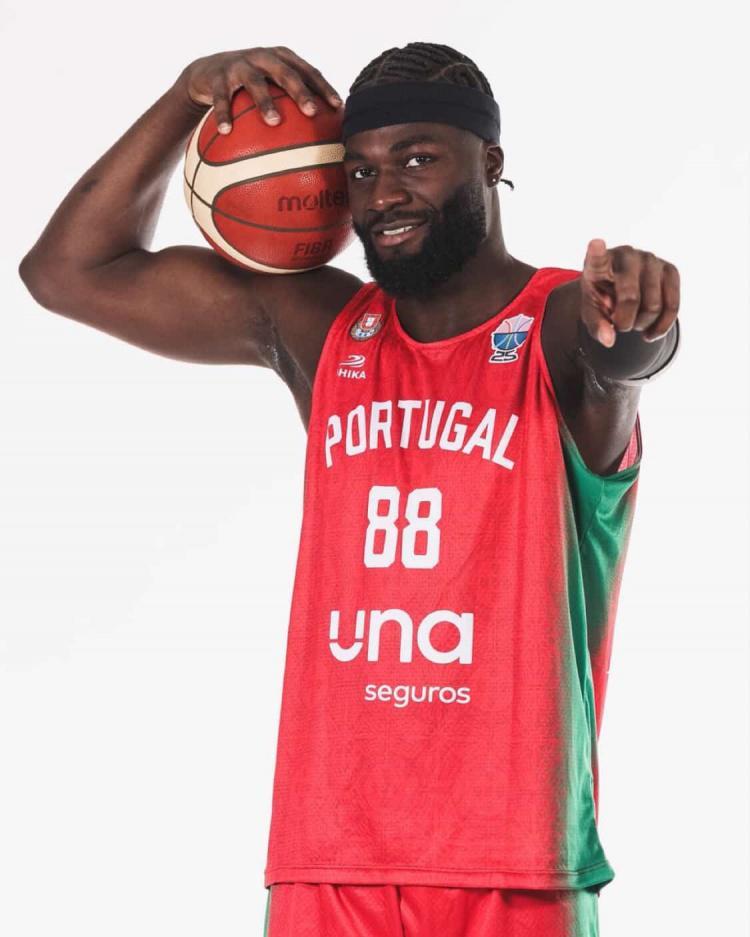 热身赛葡萄牙战胜瑞典 科塔7中5得12分7板&amp;amp;拉松空砍17分4板3助