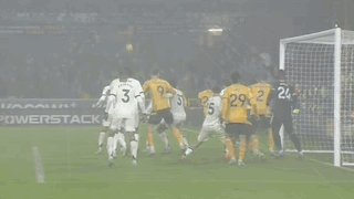 kaiyun-【英超】B费红牌库尼亚角球直接破门，狼队2比0曼联