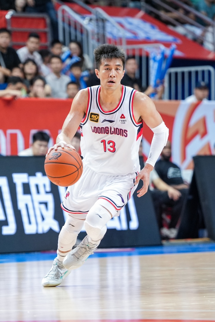 开云在线-📷今日球员分享—郭艾伦（广州朗肽海本）