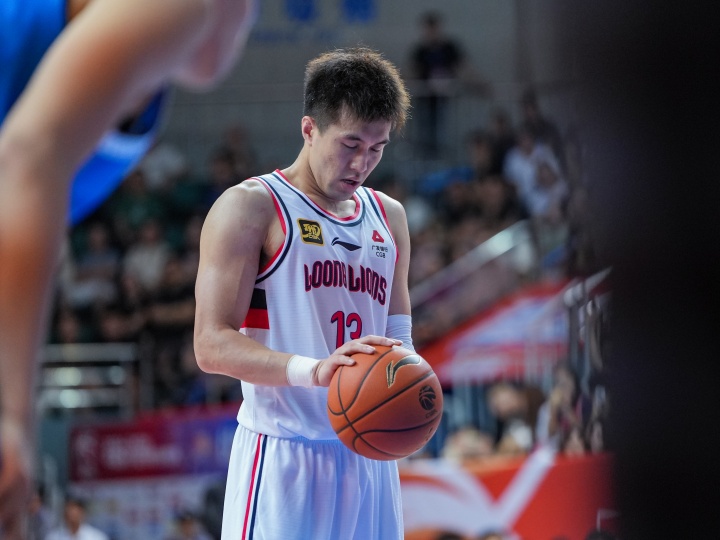 开云在线-📷今日球员分享—郭艾伦（广州朗肽海本）