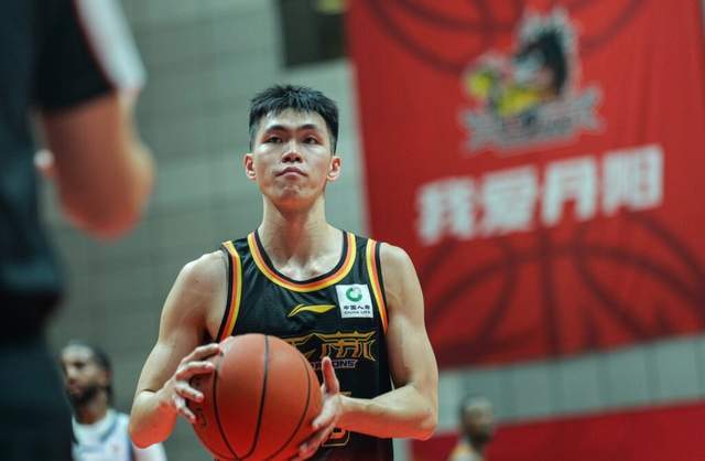 kaiyun-意外不？庞峥麟首次入围男篮国家队集训名单，郭士强坚持使用赵睿